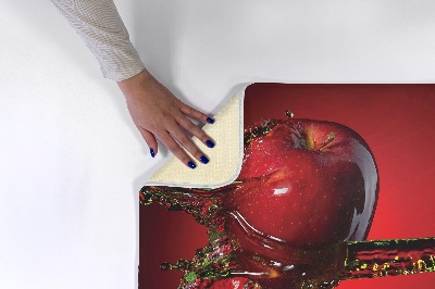 Rug Apple in water