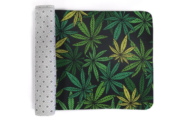 Rug Hemp leaves