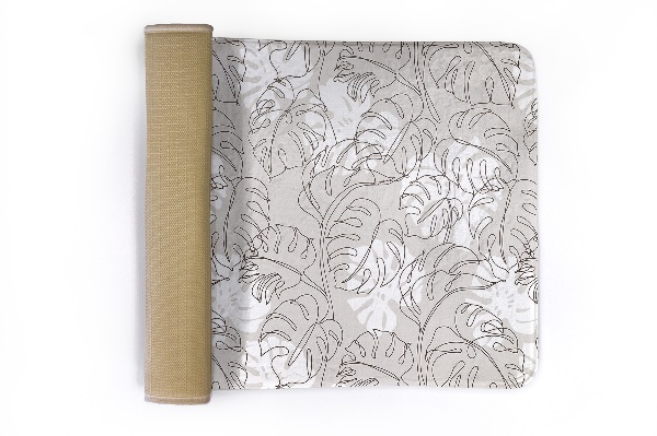 Rug Monstera leaves