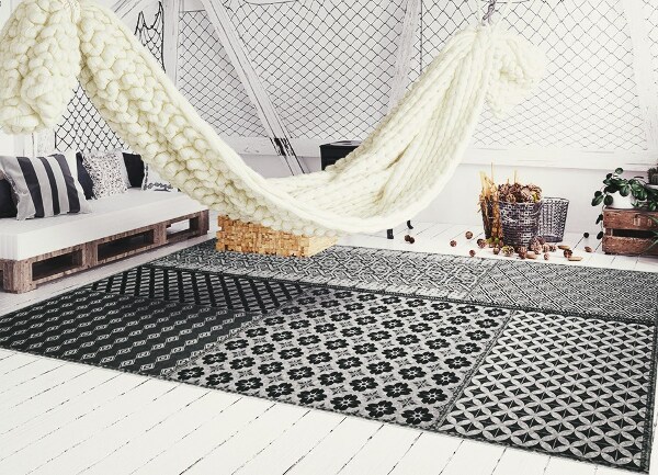 Universal vinyl rug Aztec style
