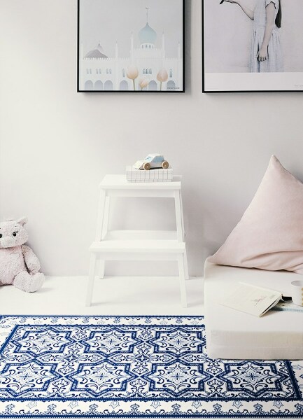 Vinyl rug Portuguese style