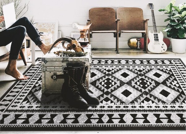 Vinyl rug Black rhombuses
