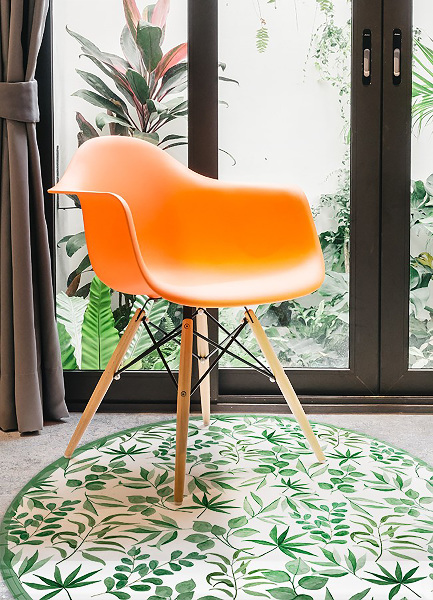 Indoor vinyl rug small leaves