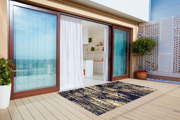 Garden rug Destroyed the fabric texture