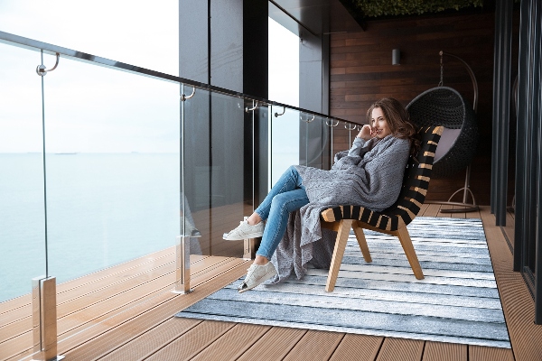Modern balcony rug silver boards