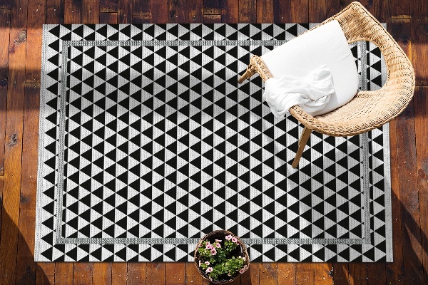 Modern outdoor rug Black and white triangles