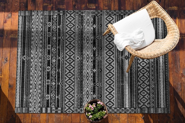 Outdoor carpet for balcony terrace small diamonds