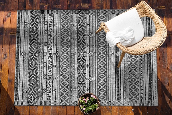 Outdoor carpet for terrace geometric diamonds