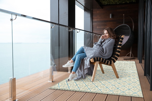 Outdoor carpet for terrace geometric lines