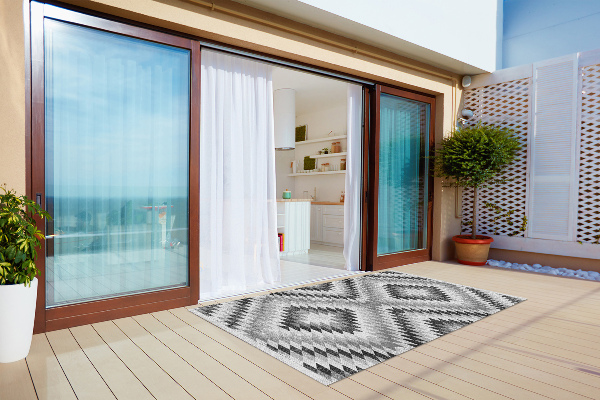 Beautiful outdoor mat Gray geometric pattern