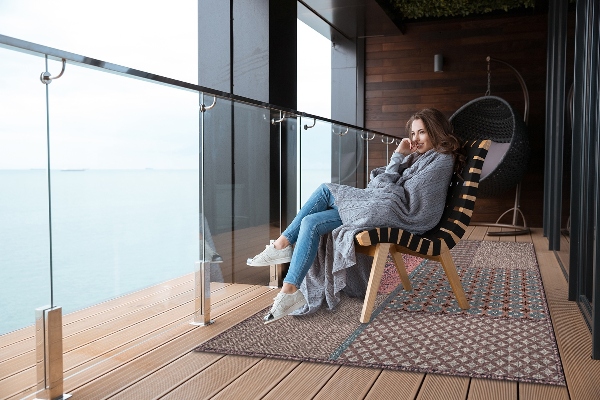 Modern balcony rug Aztec pattern