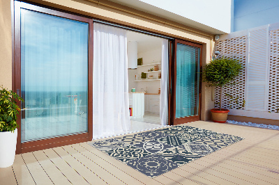 Outdoor terrace carpet retro patterns