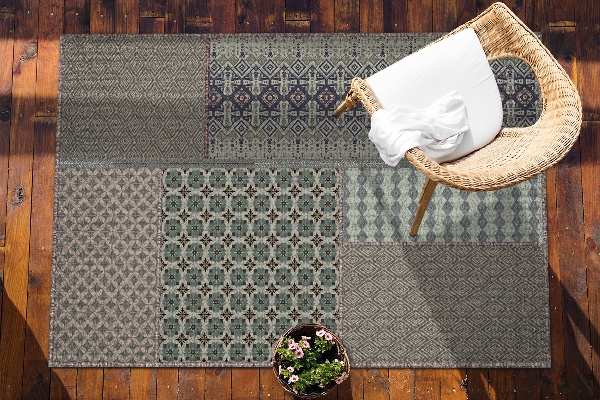 Outdoor rug for terrace Aztec style