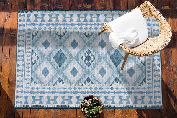 Outdoor mat for patio blue diamonds