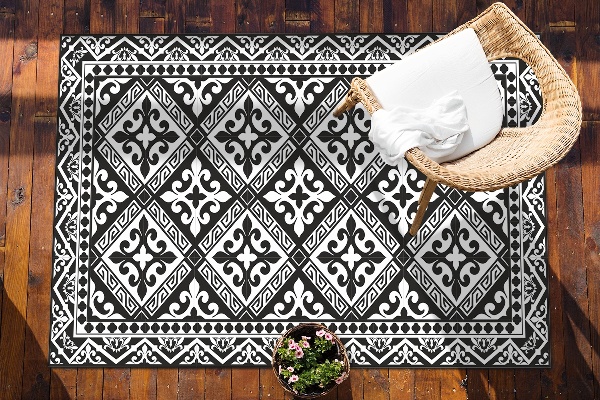 Outdoor carpet for terrace geometric patterns