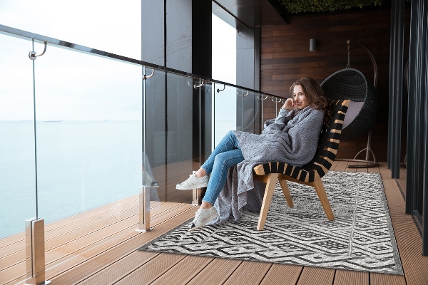 Modern balcony rug ethnic pattern