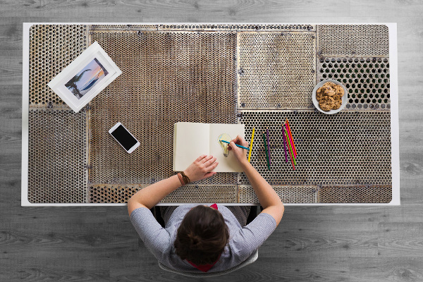 Full desk protector The metal floor