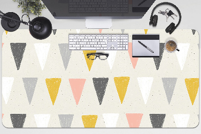 Full desk mat a triangular pattern