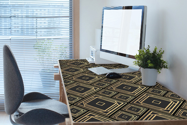 Desk mat geometric illusion