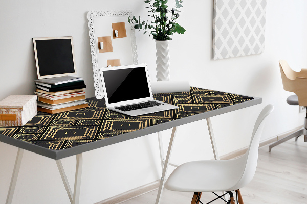 Desk mat geometric illusion