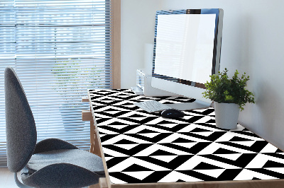 Desk mat geometric illusion