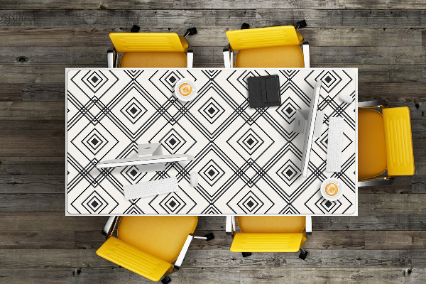 Desk mat geometric illusion