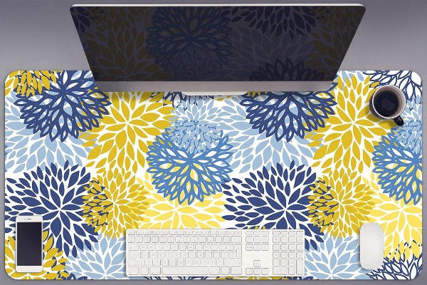 Desk mat chrysanthemum flowers