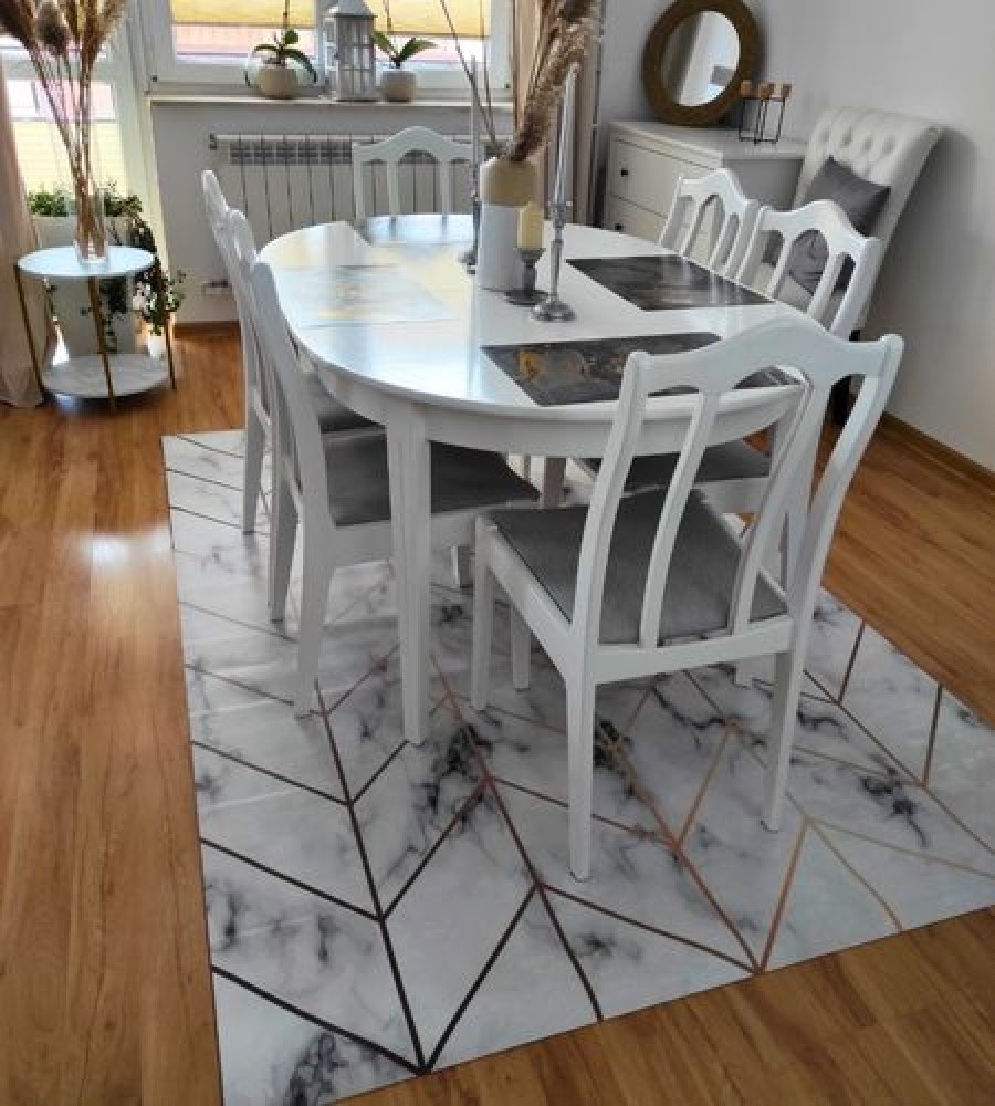 Rug under the dining table